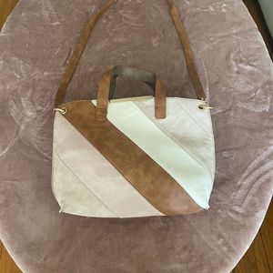 Beautiful Call it Spring Bag. Very clean. Multiple shades